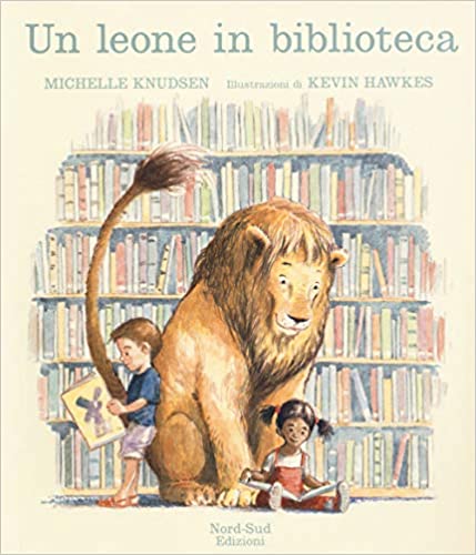un leone in biblioteca